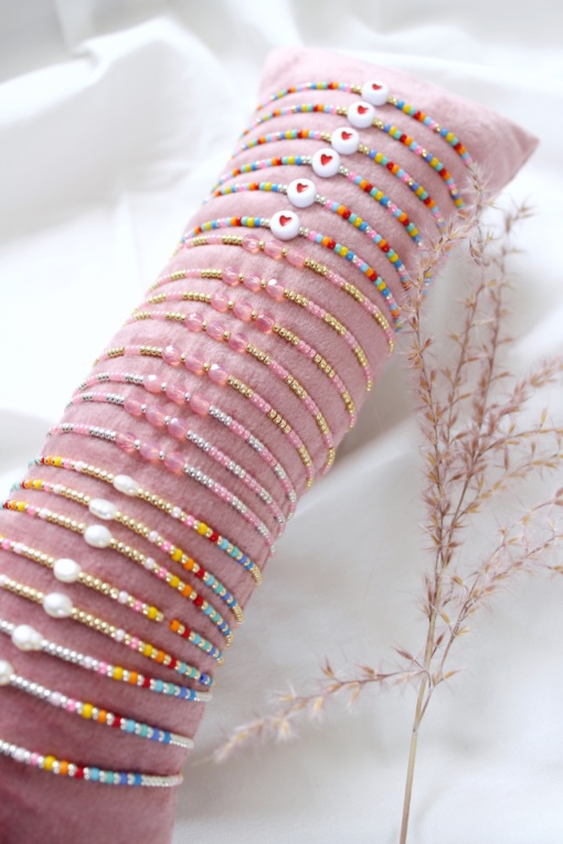 Multicolour armbandje met parel